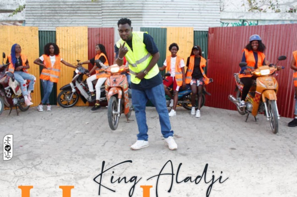 L'artiste King Aladji rend hommage aux Jakarmans L'artiste King Aladji rend hommage aux Jakarmans
