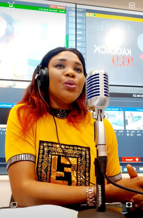 La ravissante Ami Ndao de la RFM !!!