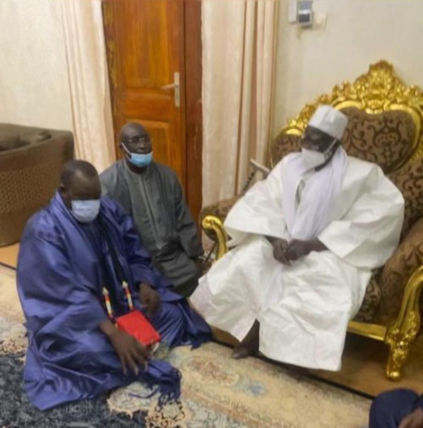 Le guide spirituel de Ousmane Sonko reçu par le Khalif Général des Mourides