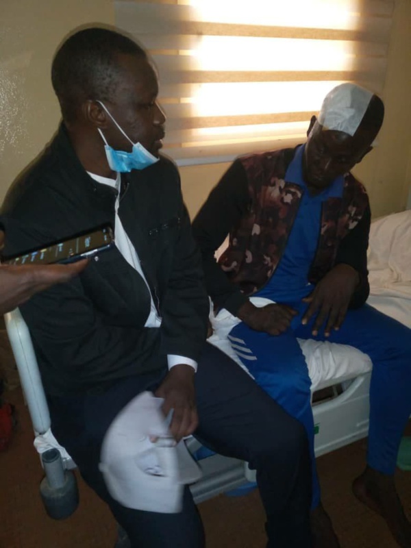 Ousmane  Sonko à l’hôpital Idrissa Pouye de Grand Yoff 
