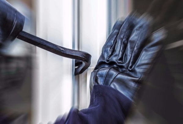 Clinique Cheikh Anta Diop : l’ambulancier cambriole le bureau de la comptable pour « acheter l’ordonnance de sa femme »