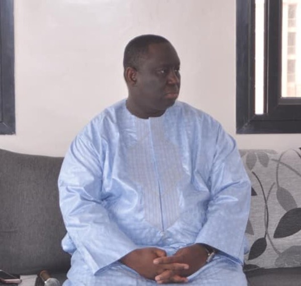 UCAD: Aliou Sall cité dans une affaire d'achat d'armes blanches... UCAD: Aliou Sall cité dans une affaire d'achat d'armes blanches...