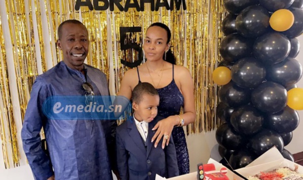 CHEIKH AMAR S’AFFICHE AVEC KARINA TAVAREZ CHEIKH AMAR S’AFFICHE AVEC KARINA TAVAREZ