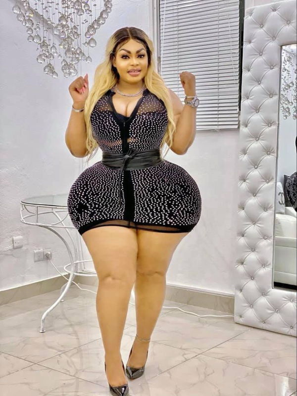 Eudoxie Yao dévoile son arsenal de séduction Eudoxie Yao dévoile son arsenal de séduction