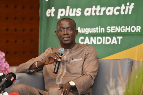 Presidence CAF : Augustin Senghor aurait accepté le poste de 1er vice président Presidence CAF : Augustin Senghor aurait accepté le poste de 1er vice président