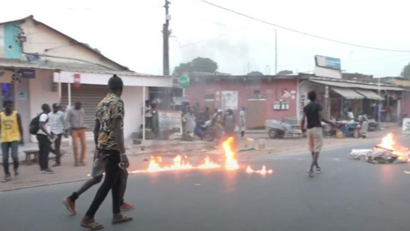 8 jeunes de Pastef arrêtés à Bignona et transférés à Ziguinchor 8 jeunes de Pastef arrêtés à Bignona et transférés à Ziguinchor