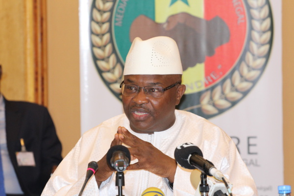 Alioune Badara Cissé raisonne le régime: « Arrêtez de terroriser et de menacer la jeunesse, cela ne passera pas. Nous devons les écouter! » Alioune Badara Cissé raisonne le régime: « Arrêtez de terroriser et de menacer la jeunesse, cela ne passera pas. Nous devons les écouter! »