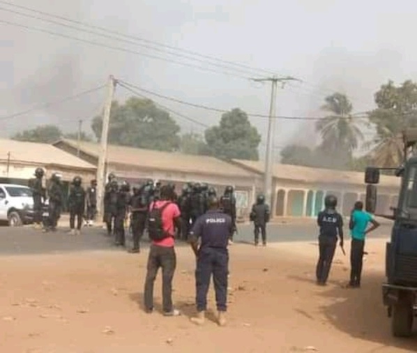 GAMBIE : un mort dans les violents affrontements entre pêcheurs sénégalais et autochtones (Photos)