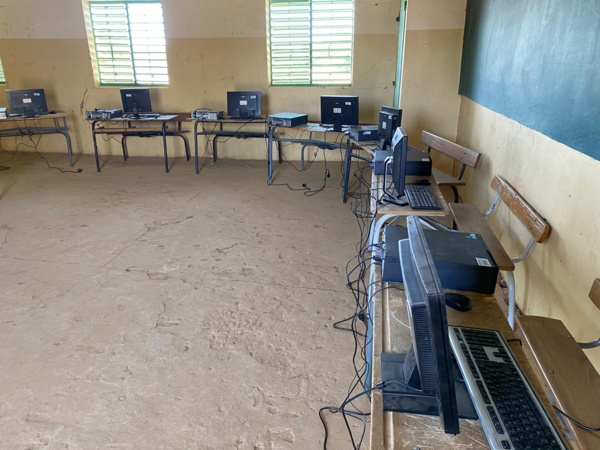Fracture informatique : Le Collège Courbet de Trappes en France met Mboyo (Podor) à l'école du clic