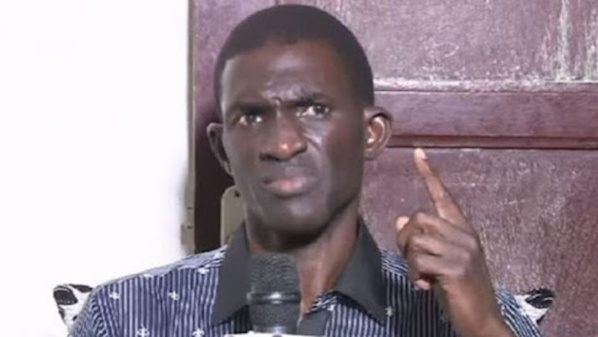 Ansoumana DIONE demande au président SALL de démissionner avant le 3 avril 2021