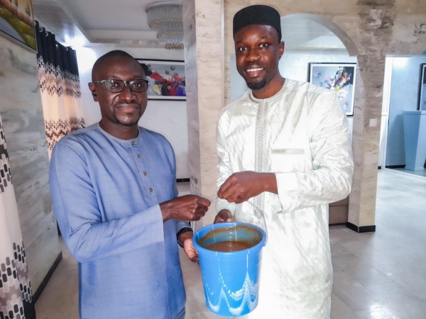 Pâques : Sonko réclame ses rations de "Ngalakh" à Marie Rose Faye,Toussaint Manga, Roger Diouf, Barthélemy Dias... Pâques : Sonko réclame ses rations de "Ngalakh" à Marie Rose Faye,Toussaint Manga, Roger Diouf, Barthélemy Dias...