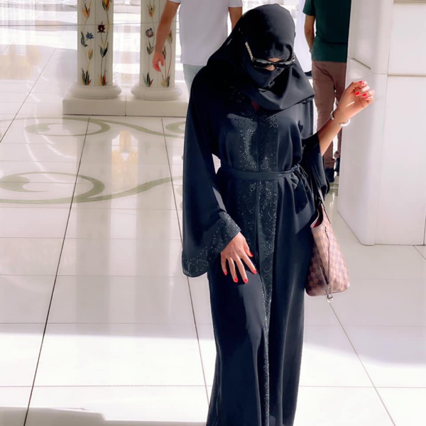 Queen Biz visite une mosquée avec cette tenue et recolte des critiques (Photos)