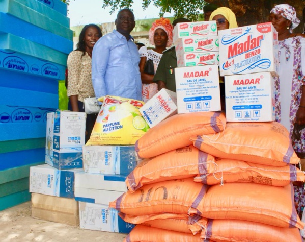 MAC de Ziguinchor: Seydou Sané offre des matelas, des produits alimentaires... aux détenus MAC de Ziguinchor: Seydou Sané offre des matelas, des produits alimentaires... aux détenus