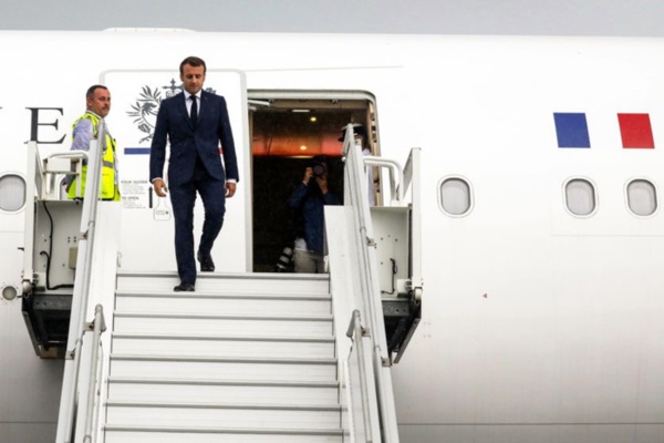 Funérailles de Idriss Déby : Le président français, Emmanuel Macron est arrivé à N'Djaména Funérailles de Idriss Déby : Le président français, Emmanuel Macron est arrivé à N'Djaména