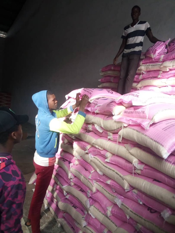 Ramadan 2021: Fatoumata Niang BA, présidente UDESR octroie un important lot de denrées alimentaires aux populations de GRAND YOFF Ramadan 2021: Fatoumata Niang BA, présidente UDESR octroie un important lot de denrées alimentaires aux populations de GRAND YOFF