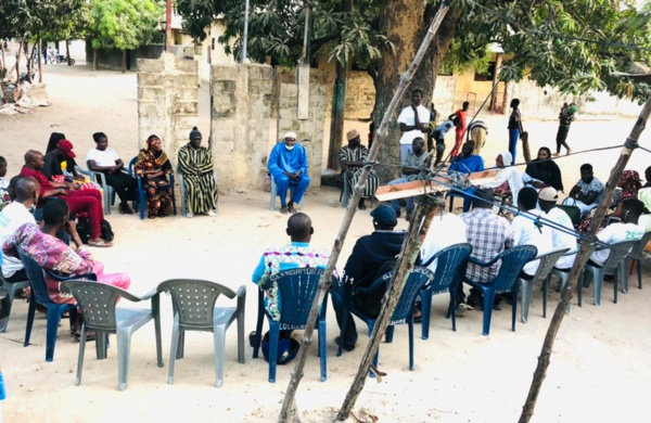 Ziguinchor : Seydou Sané et son mouvement offrent des "Ndoggou" à la population de Colobane Fass Ziguinchor : Seydou Sané et son mouvement offrent des "Ndoggou" à la population de Colobane Fass