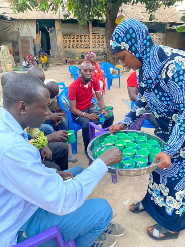 Ziguinchor: "Les Alines" de Doudou Ka distribuent des "Ndogou" et sensibilisent sur la COVID-19 Ziguinchor: "Les Alines" de Doudou Ka distribuent des "Ndogou" et sensibilisent sur la COVID-19
