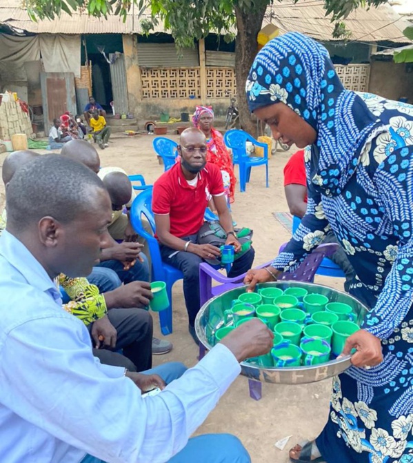 Ziguinchor: "Les Alines" de Doudou Ka distribuent des "Ndogou" et sensibilisent sur la COVID-19 Ziguinchor: "Les Alines" de Doudou Ka distribuent des "Ndogou" et sensibilisent sur la COVID-19