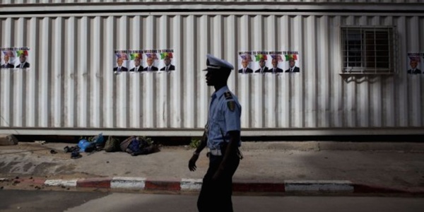 Thies: Un policier tire des coups de feu et sème la panique Thies: Un policier tire des coups de feu et sème la panique