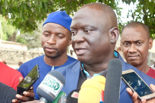 Ziguinchor : Le Président Seydou SANE appuie les handicapés et magnifie leur comportement Ziguinchor : Le Président Seydou SANE appuie les handicapés et magnifie leur comportement