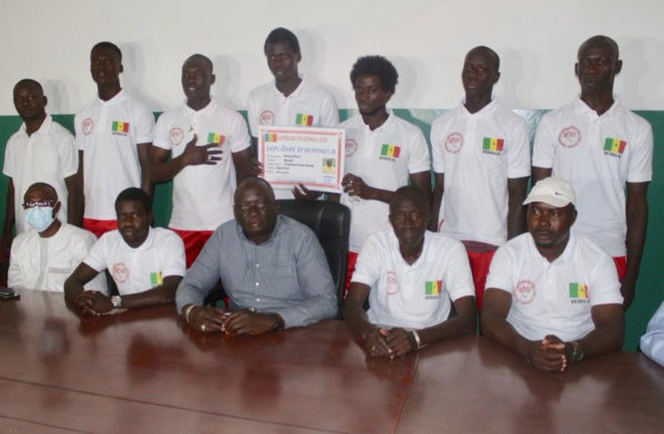 Tournoi de Bobo-Dioulasso : Seydou Sané offre des titres de voyage à l’équipe de "Santhiaba Volley-Ball " Tournoi de Bobo-Dioulasso : Seydou Sané offre des titres de voyage à l’équipe de "Santhiaba Volley-Ball "
