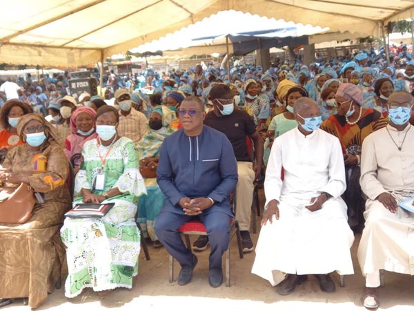 Ziguinchor : Les femmes catholiques "décorent" Abdoulaye Baldé