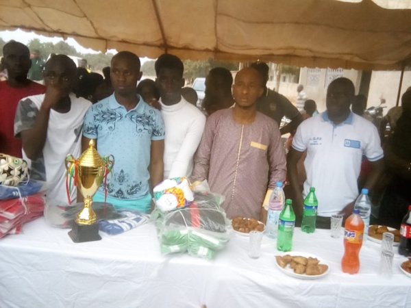 Ousmane Diallo témoigne : "Doudou Ka a beaucoup fait pour la jeunesse de Ziguinchor" Ousmane Diallo témoigne : "Doudou Ka a beaucoup fait pour la jeunesse de Ziguinchor"