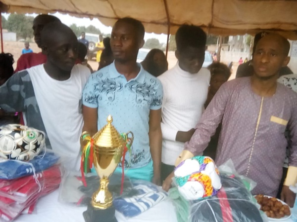 Ousmane Diallo témoigne : "Doudou Ka a beaucoup fait pour la jeunesse de Ziguinchor" Ousmane Diallo témoigne : "Doudou Ka a beaucoup fait pour la jeunesse de Ziguinchor"