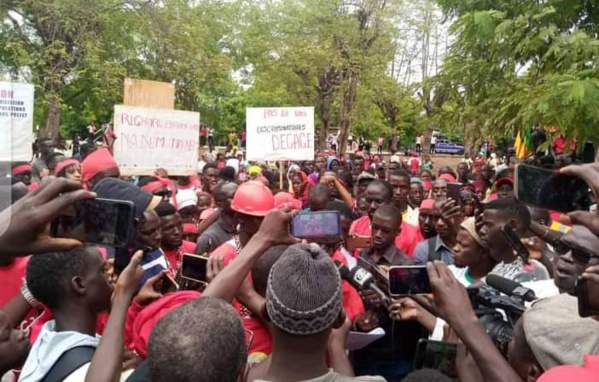 Niaguis: Forte mobilisation pour le départ du sous- préfet Niaguis: Forte mobilisation pour le départ du sous- préfet