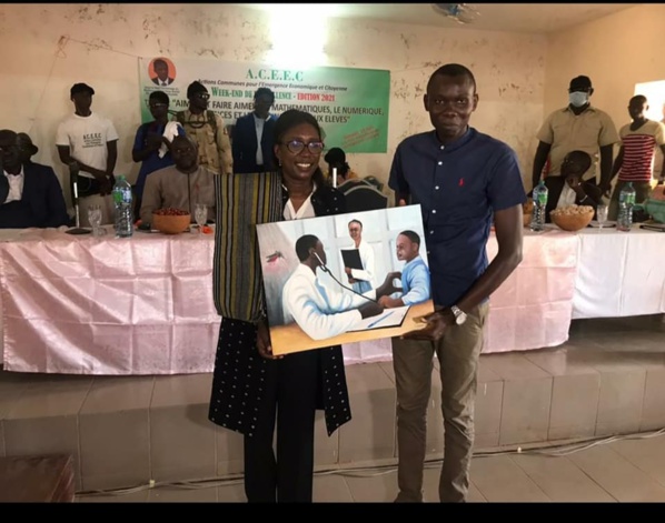 Week-end de l’Excellence à Ziguinchor : Mary Teuw Niane livre un cours magistral aux élèves