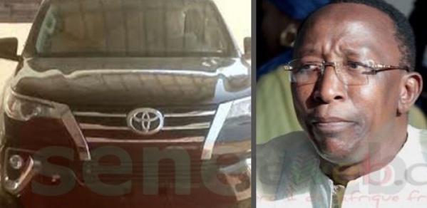 Macky offre un 4x4 neuf à Mbaye Pekh Macky offre un 4x4 neuf à Mbaye Pekh