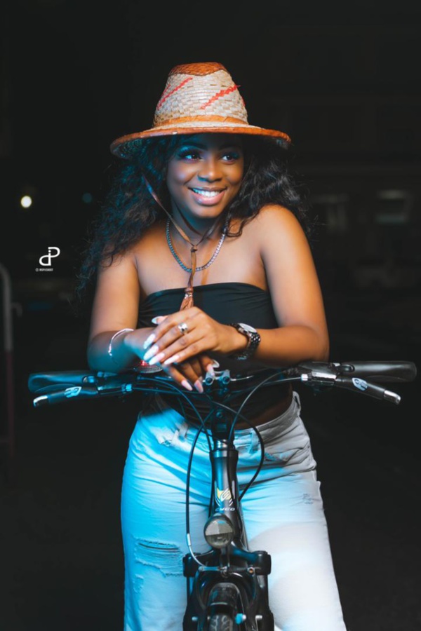 Ce que prépare la chanteuse Dieyna, l'ex de Diop ISEG Ce que prépare la chanteuse Dieyna, l'ex de Diop ISEG