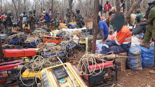 5 sites d'orpaillage clandestins démantelés à Saraya : 377 personnes arrêtées 5 sites d'orpaillage clandestins démantelés à Saraya : 377 personnes arrêtées