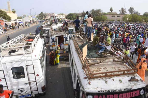 La majorité Présidentielle enflamme la place de la nation