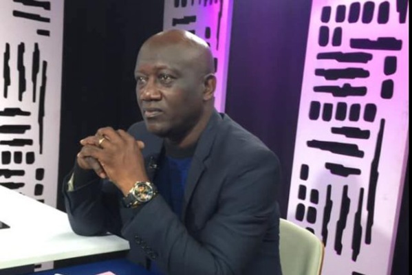 Serigne Mbacké Ndiaye présente ses excuses à sa fille Thioro Serigne Mbacké Ndiaye présente ses excuses à sa fille Thioro