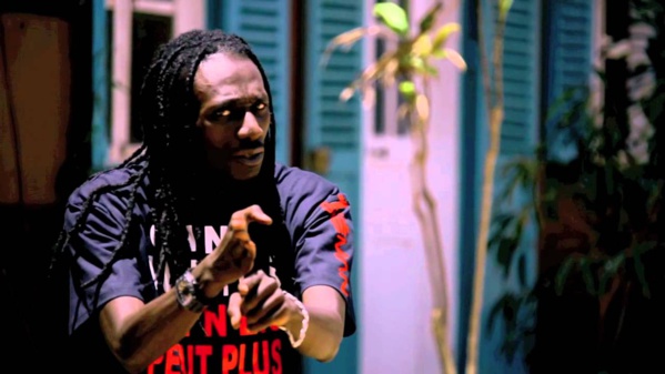 Duggy TEE à Macky et son clan : "Il ne faut jamais jouer au bras de fer avec son propre peuple" Duggy TEE à Macky et son clan : "Il ne faut jamais jouer au bras de fer avec son propre peuple"