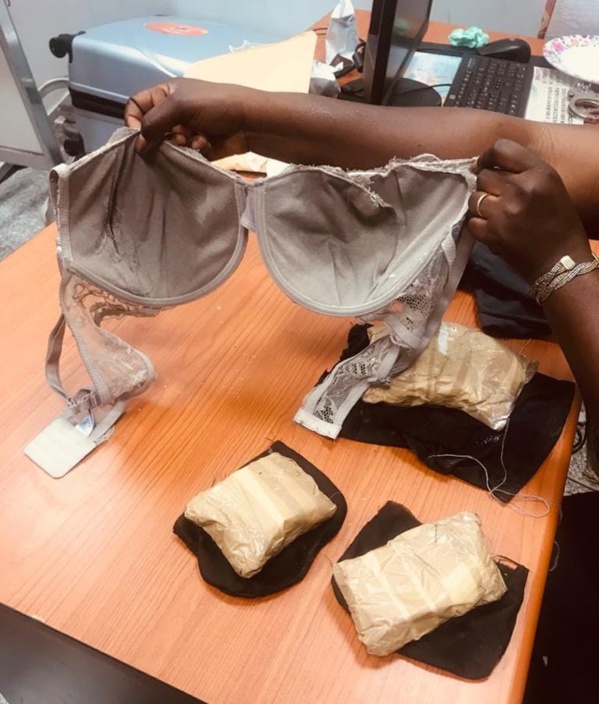 Trafic de Drogue : Anta Ba, 63 ans, cachait la drogue sous ses habits Trafic de Drogue : Anta Ba, 63 ans, cachait la drogue sous ses habits