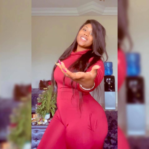 Les nouvelles images de la  jetsetteuse Amina Saleh et sa vie de luxe 