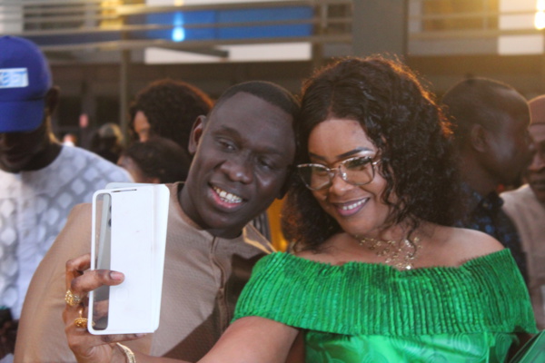 Pape Diouf nouvel ambassadeur de "1XBET" au Sénégal et en Gambie : "Je veille beaucoup sur mon image" Pape Diouf nouvel ambassadeur de "1XBET" au Sénégal et en Gambie : "Je veille beaucoup sur mon image"