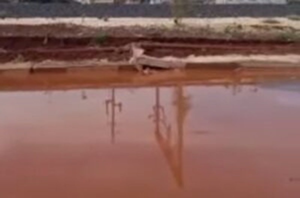 TER: une partie du mur de clôture s’écroule après les dernières pluies TER: une partie du mur de clôture s’écroule après les dernières pluies