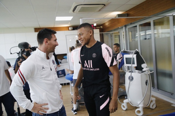 Mbappé a enfin souhaité la bienvenue à Messi au PSG Mbappé a enfin souhaité la bienvenue à Messi au PSG