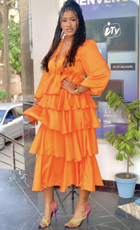 Billy Borso Ba, la ravisante animatrice du groupe E-medias Billy Borso Ba, la ravisante animatrice du groupe E-medias