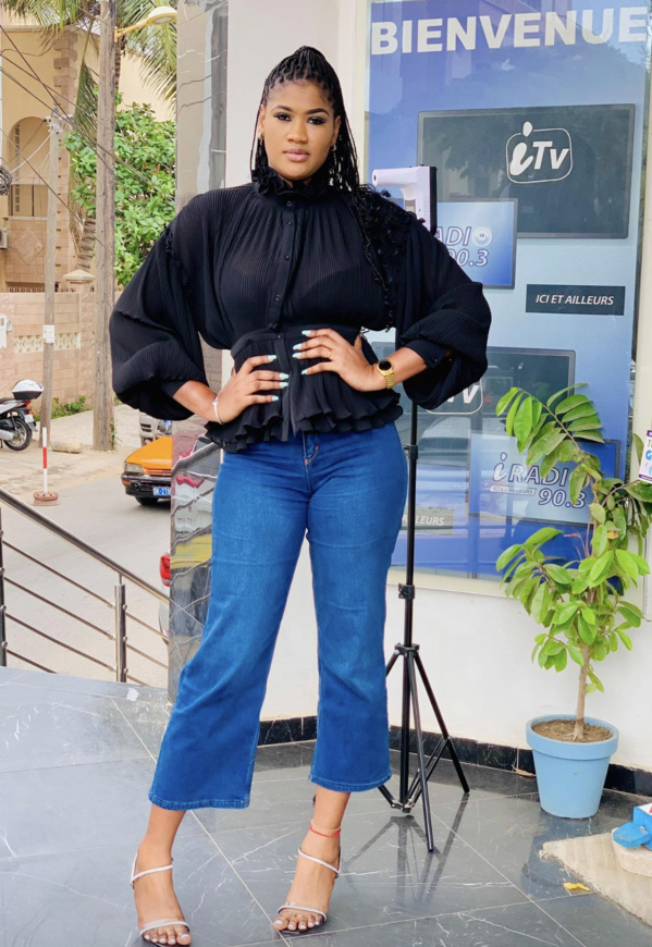 Billy Borso Ba, la ravisante animatrice du groupe E-medias Billy Borso Ba, la ravisante animatrice du groupe E-medias