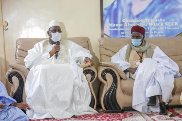 Présentations de Condoléances: Le Président Macky SALL à Thiénaba Présentations de Condoléances: Le Président Macky SALL à Thiénaba