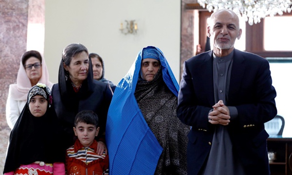 Afghanistan: l'ex-président Ashraf Ghani et sa famille accueillis aux Émirats arabes unis Afghanistan: l'ex-président Ashraf Ghani et sa famille accueillis aux Émirats arabes unis