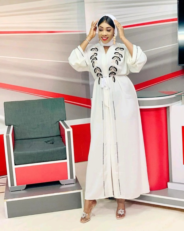 Mariam Diallo de la Sen TV s’affiche en mode voilée ! Mariam Diallo de la Sen TV s’affiche en mode voilée !