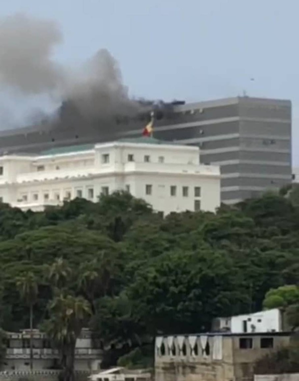 Dernière minute: Incendie au building administratif de Dakar