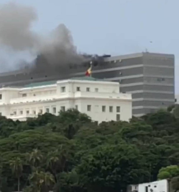 Dernière minute: Incendie au building administratif de Dakar Dernière minute: Incendie au building administratif de Dakar