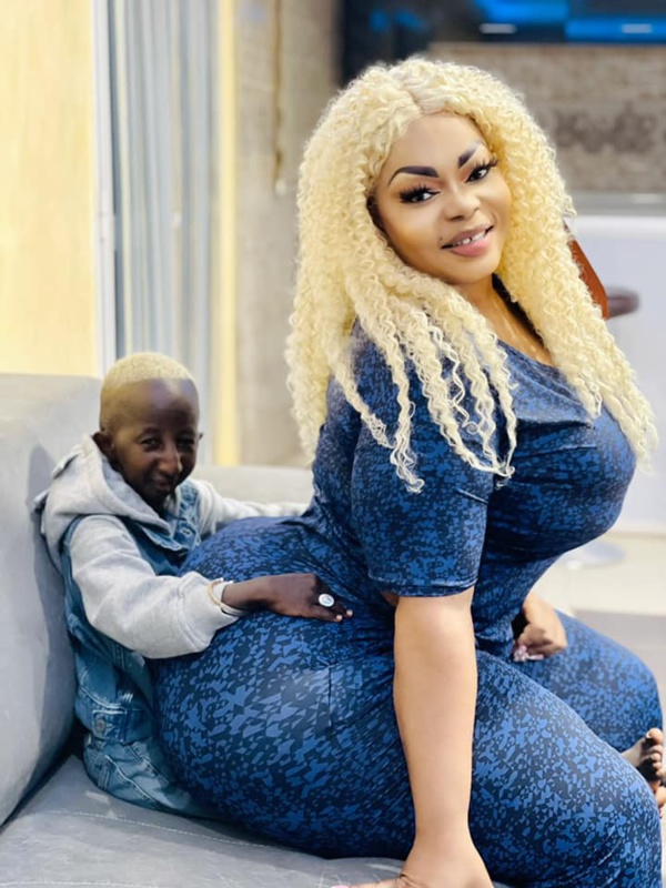 Grand P retrouve sa femme Eudoxie Yao et font le Buzz 