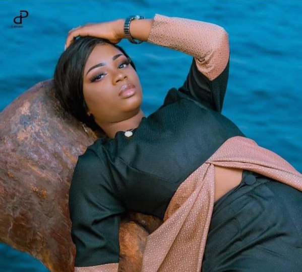 "Le procès de la honte !!!" "Le procès de la honte !!!"